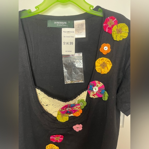 Hi, selling this cute shirt for women in size US 2/4 (XS-S) - Picture 2 of 3